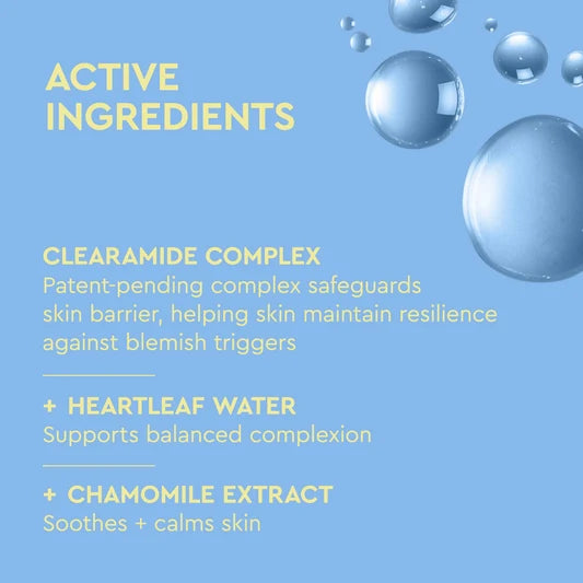 Étiquette du produit avec les ingrédients actifs sur fond bleu